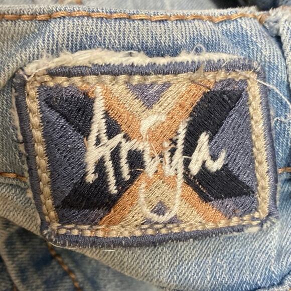 Ariya Women's Blue Distressed Low Waist Straight Leg Denim Jeans Pants Size 7/8 - Picture 5 of 5